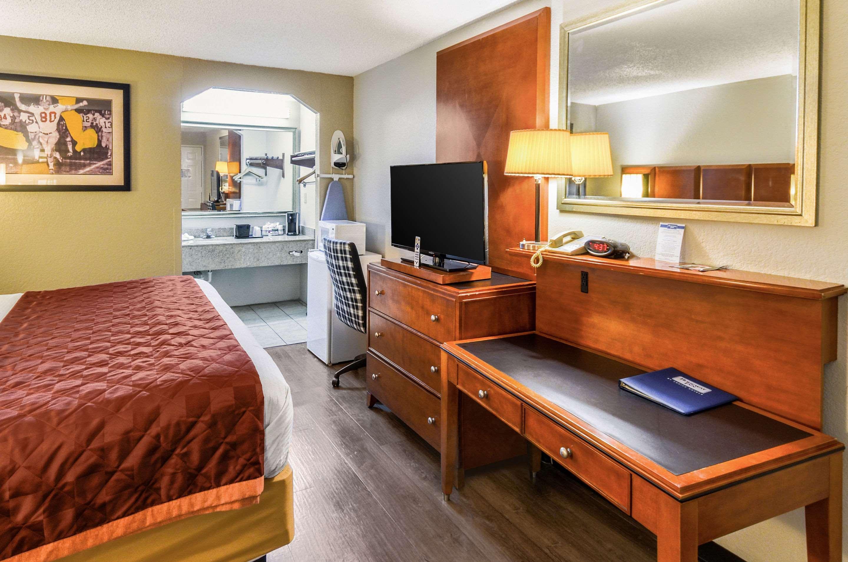 Rodeway - Ashley Phosphate Inn
